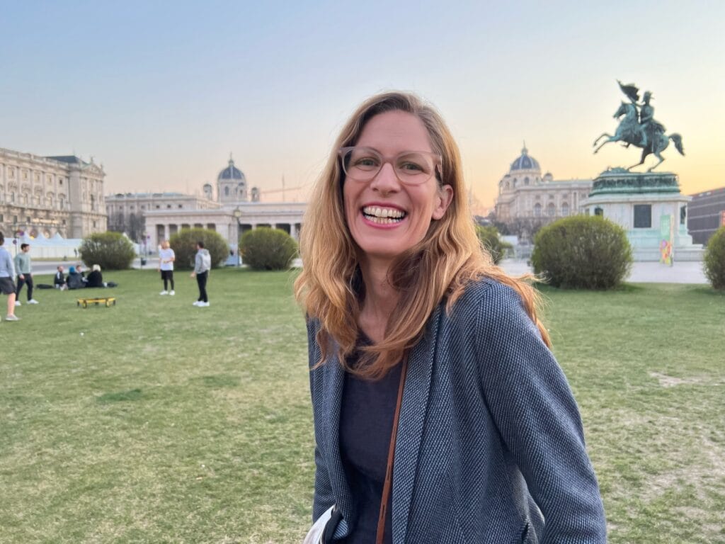 Martha Tretter on Heldenplatz in front of the Vienna Hofburg