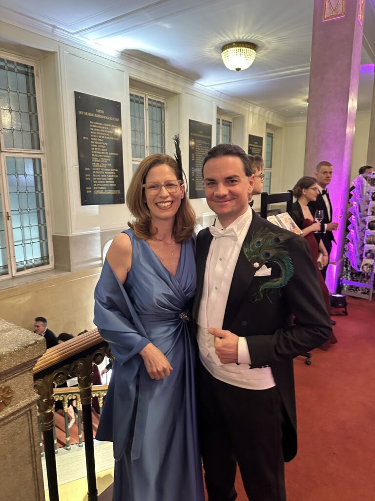 Martha und Sebastian auf der Feststiege im Wiener Konzerthaus