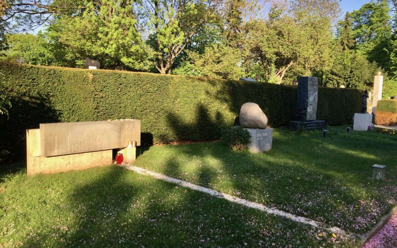 Wiener Zentralfriedhof Grab Schütte-Lihotzky + Jandl